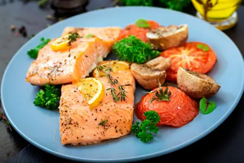 10 рецептов сочной горбуши, запечённой в духовке