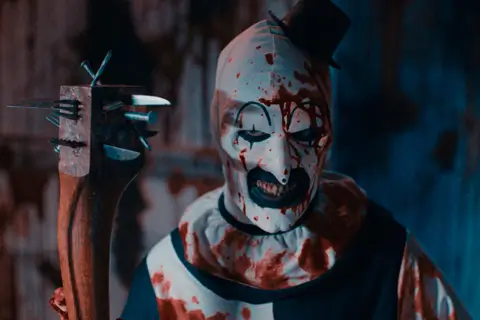 35 фильмов про маньяков, которые заставят понервничать