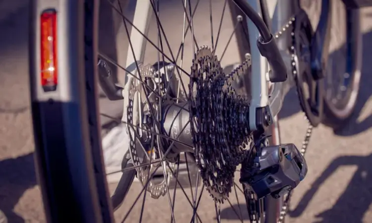 Shimano представила автоматическую трансмиссию для велосипедов, которой не нужна подзарядка