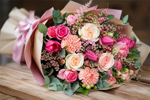 Замовити доставку квітів Украфлора: як обрати букет і не помилитися