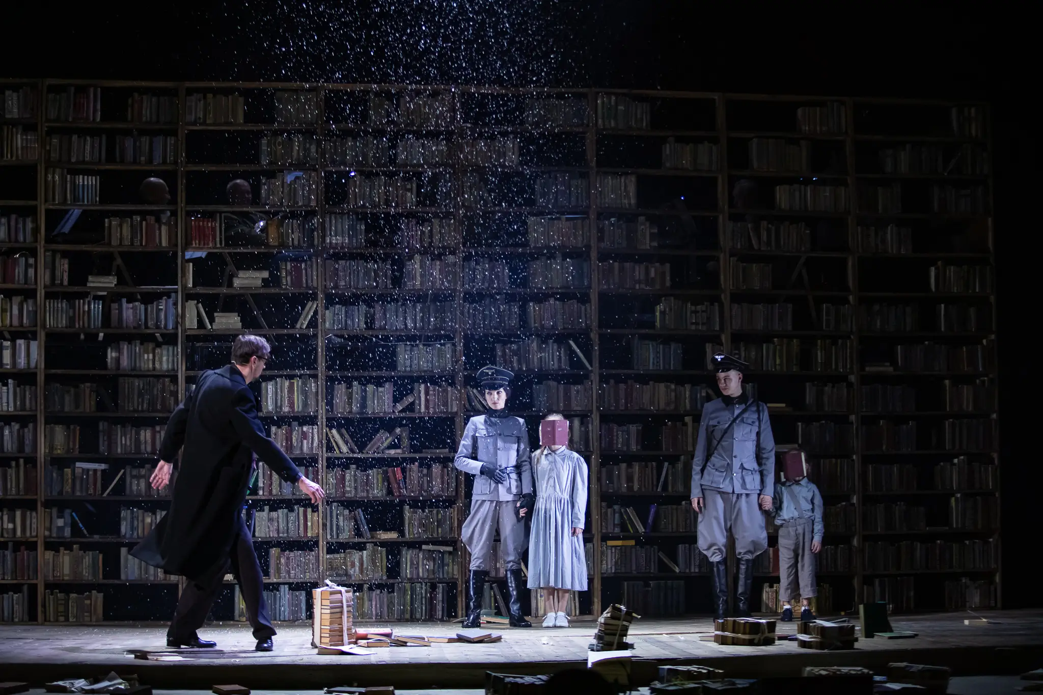 Враги. История любви Львов