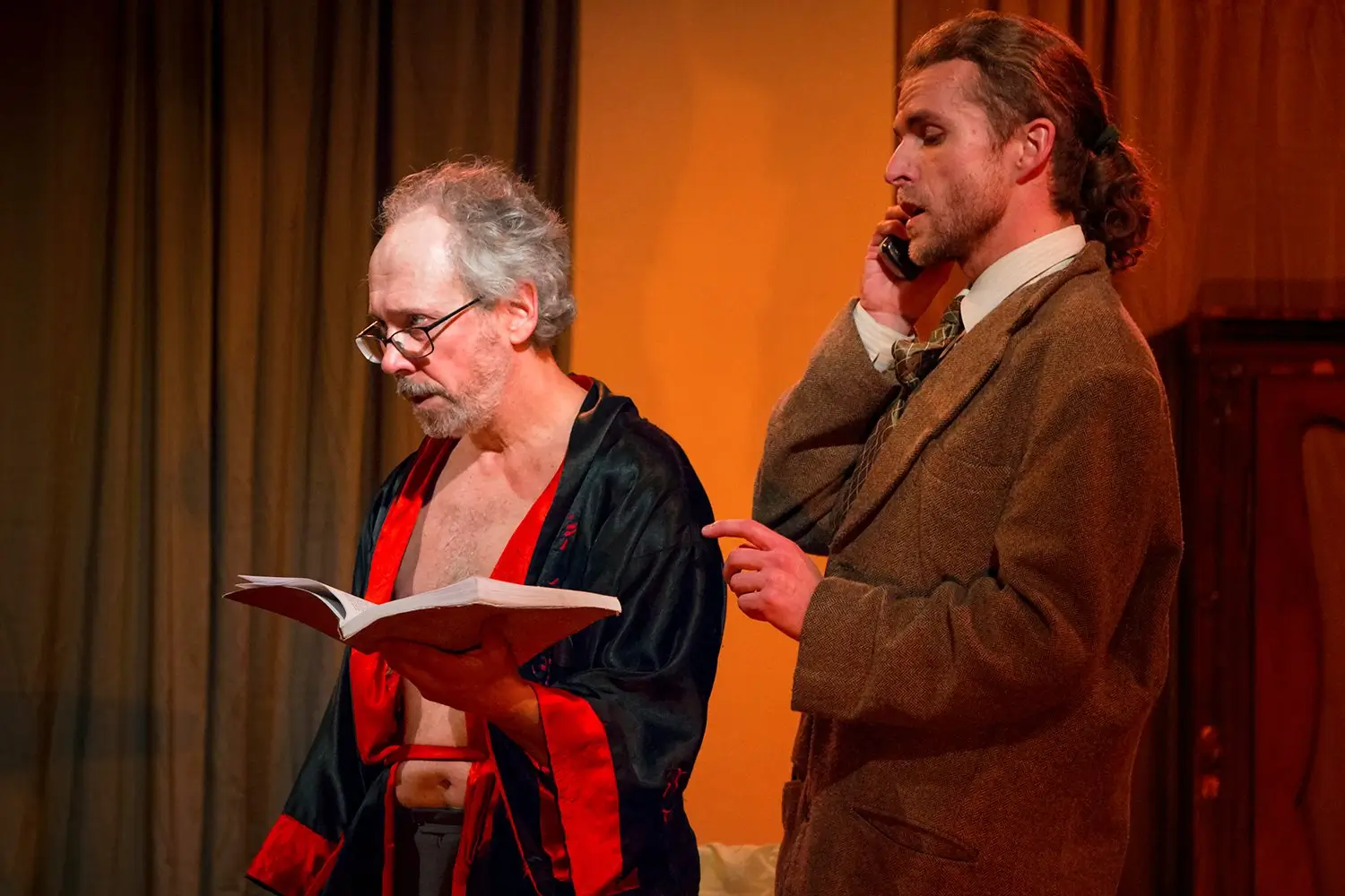 Він, вона, вікно, покійник Львів