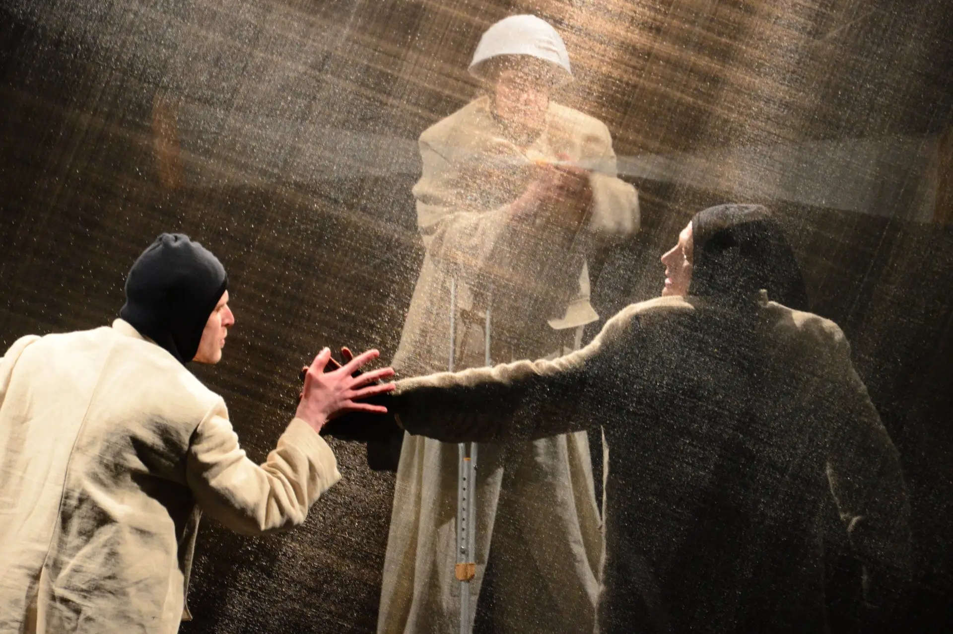 За дверями Львов