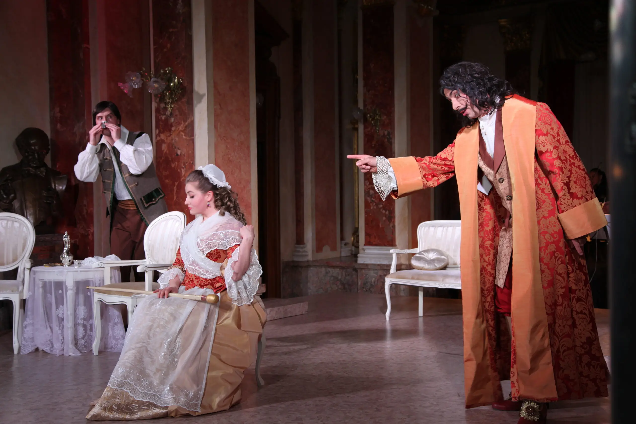 Служанка-дама Львов