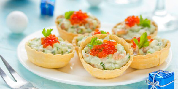 Рецепты на Новый год — 2026: тарталетки с авокадо, творожным сыром и крабовыми палочками