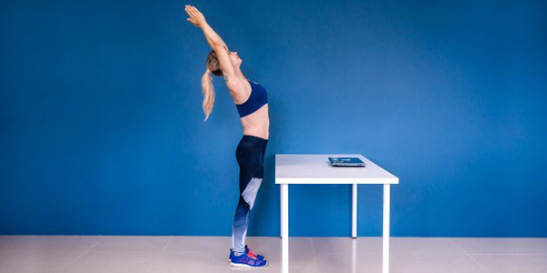 Прогин назад стоячи