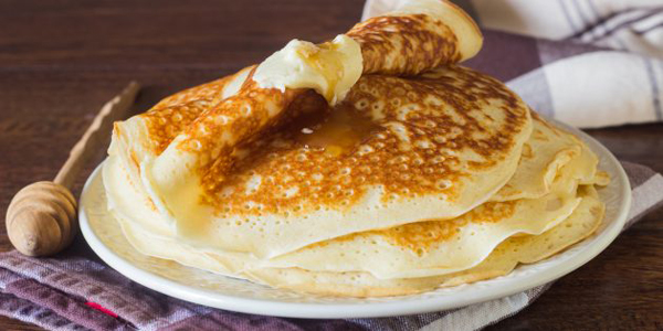 Ажурные блины на молоке и дрожжах: простой рецепт