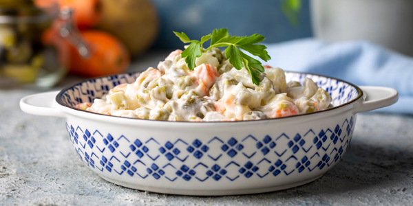 Олів’є з копченою куркою: рецепт