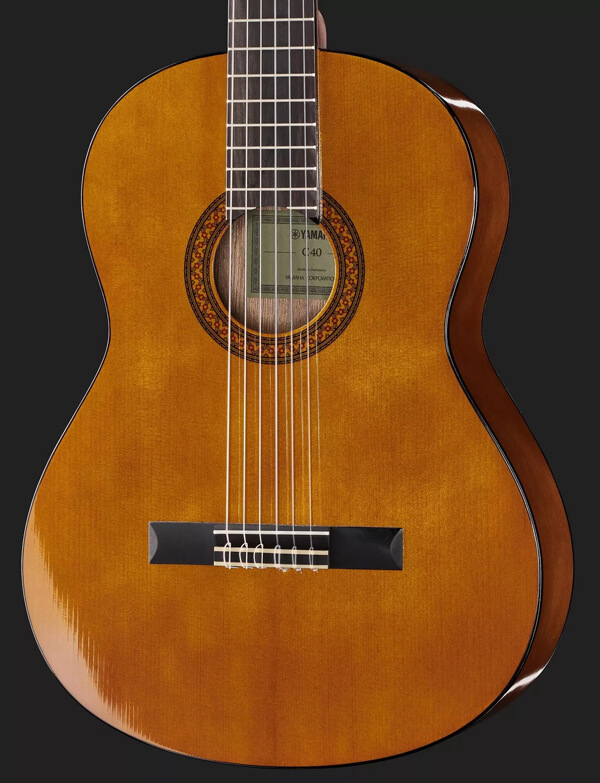 yamaha c40