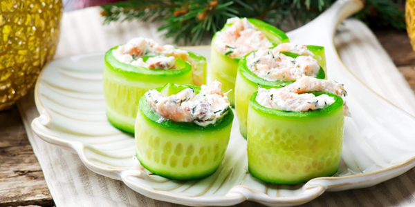 Рулетики из огурцов со сливочным сыром и красной рыбой