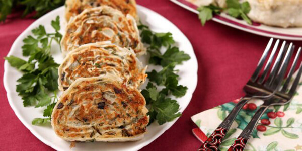Горячие рулетики из лаваша с картошкой и грибами
