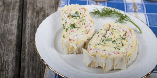 Рулет из лаваша с крабовыми палочками