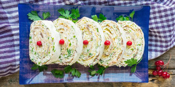 Рулет из лаваша с печенью трески