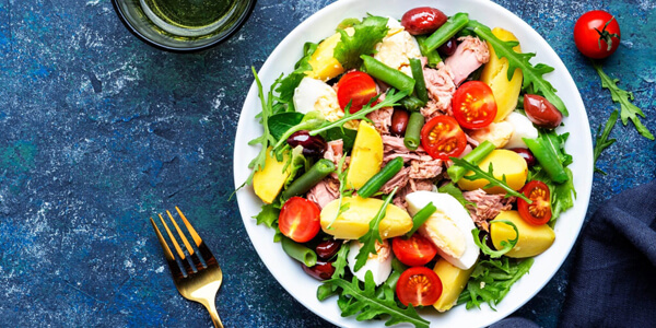 Салат «Нисуаз» с тунцом и лимонной заправкой