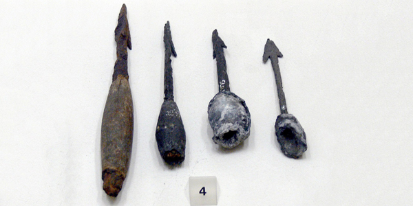 Металлические части плюмбат. Изображение: Wolfgang Sauber / Wikimedia Commons