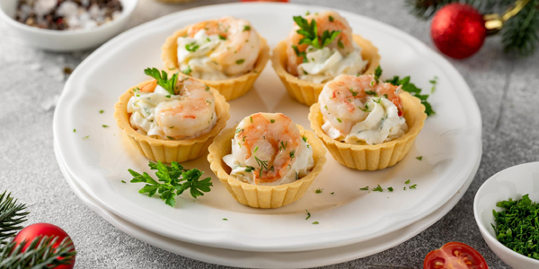 Рецепты на Новый год — 2026: Тарталетки с креветками и сыром