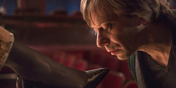 Кадр из фильма про секс «Венера в мехах»