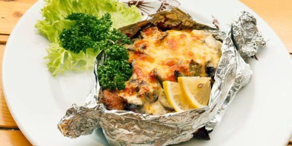 Горбуша, запечена в духовці з шампіньйонами: простий рецепт