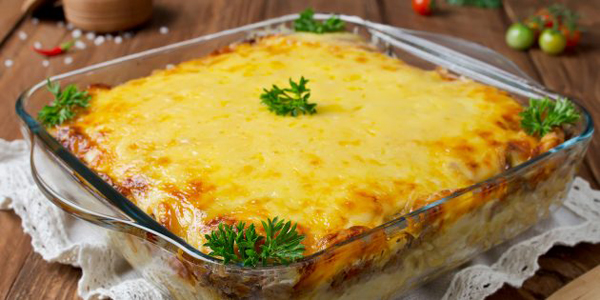 Горбуша в духовці з картоплею та опеньками: простий рецепт