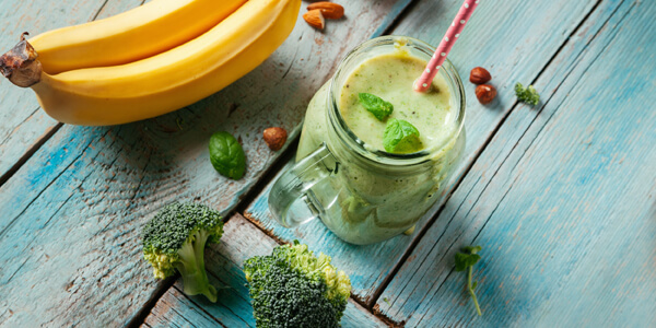 Смузи c виноградом, бананом и брокколи: рецепт