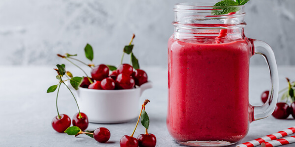 Смузи c ананасом, вишней и бананом: рецепт