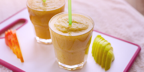 Смузи с грушей, апельсином и зелёным чаем: рецепт