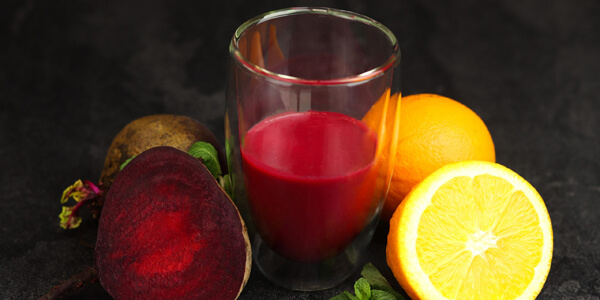 Смузи с апельсином, свёклой и имбирём: рецепт