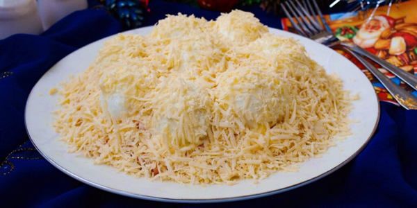 Лучшие салаты на Новый год — 2026: салат «Сугроб»