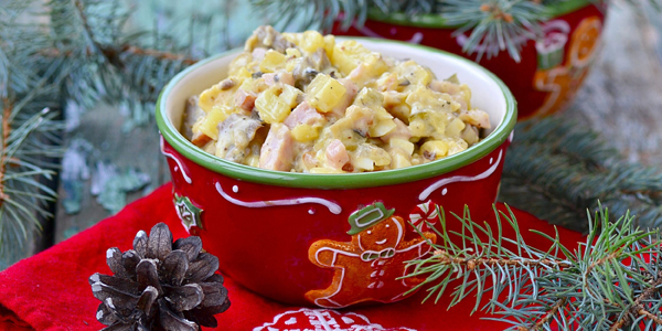 Салат с ветчиной, грибами и солёными огурцами
