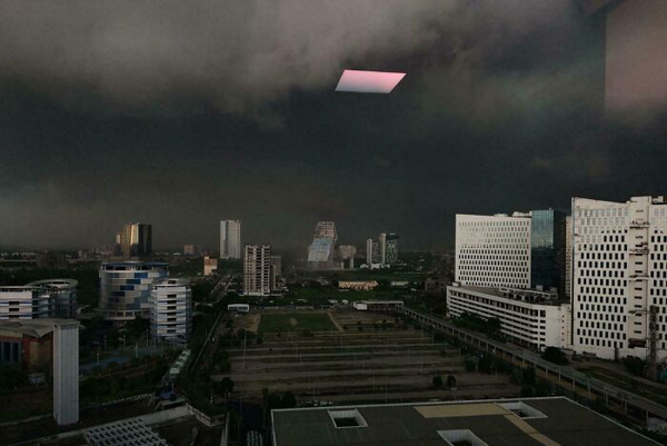 Хтось увімкнув світло