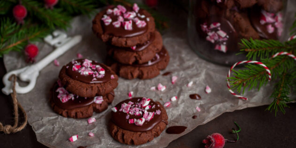 Новогоднее печенье с шоколадной глазурью