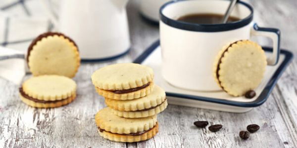 Новогоднее кофейное печенье-сэндвич