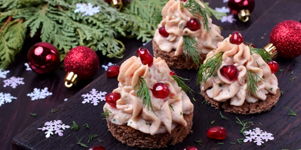 Новогодние бутерброды с паштетом