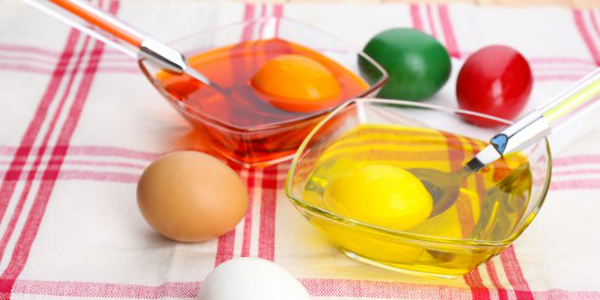 Покрасить яйца: Окрашивание пищевыми красителями