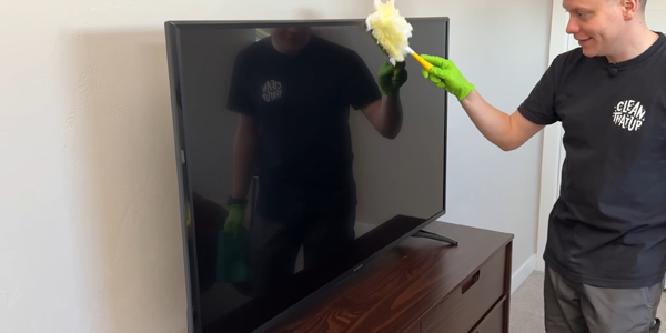 Смахните пыль с телевизора