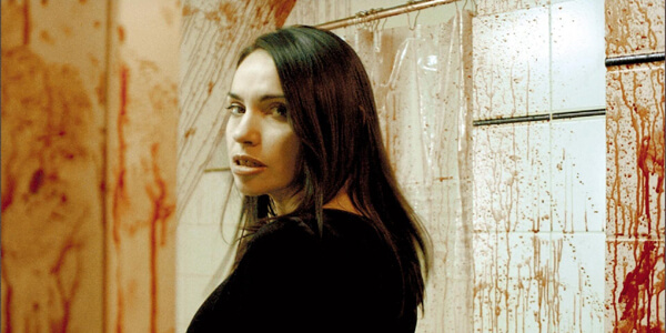 Кадр із фільму «Помста ненародженому» À l’intérieur