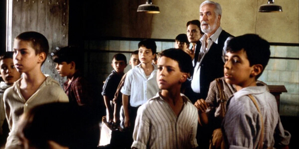 Кадр из фильма «Хребет дьявола» El espinazo del diablo