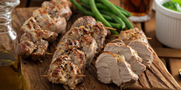 Рецепты: горячие блюда на Новый год — 2026. Косички из свиной вырезки