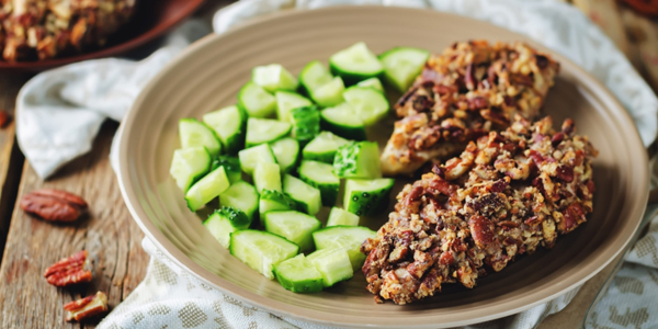 Куриное филе, запечённое в ореховой панировке