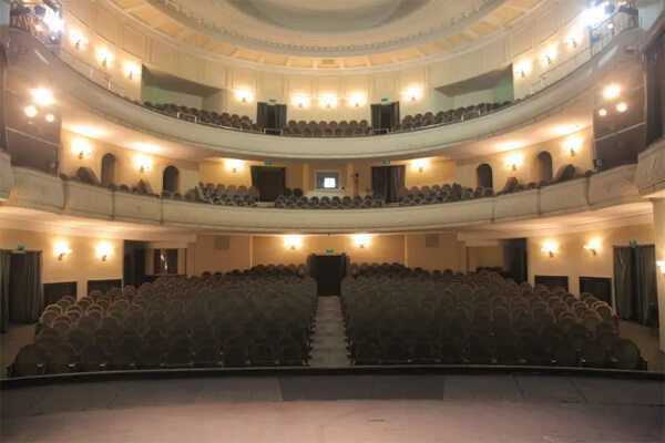 театр Заньковецької у Львові